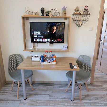 Charming Cozy Apartment - Old Town - Free Minibar Бухарест Екстер'єр фото