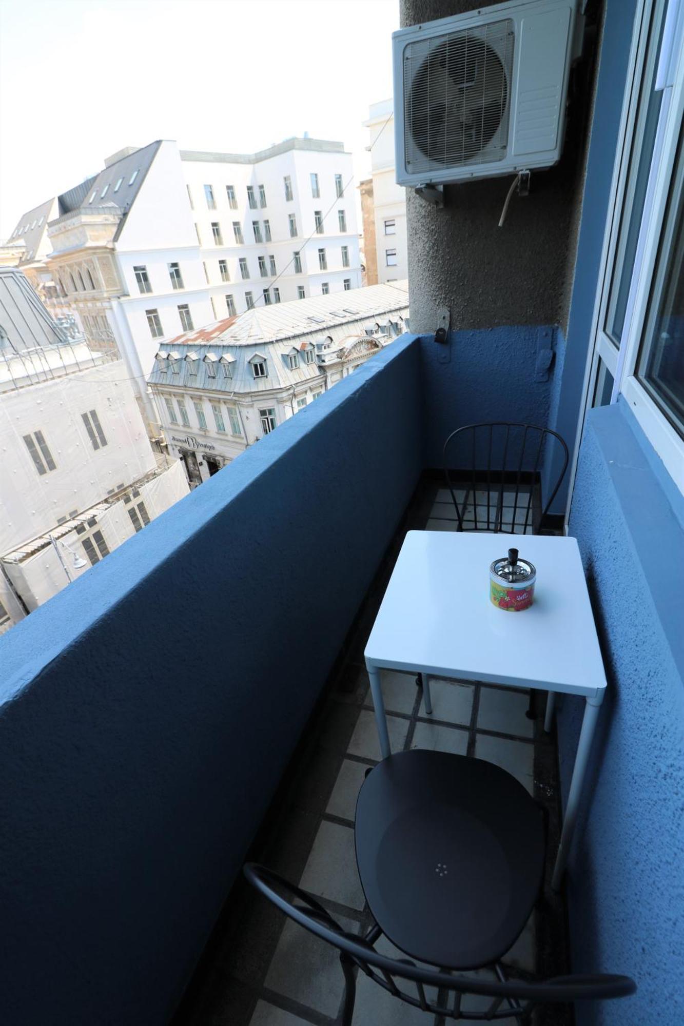 Charming Cozy Apartment - Old Town - Free Minibar Бухарест Екстер'єр фото